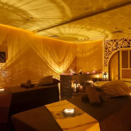 Cozy In Barcelo Royal *****